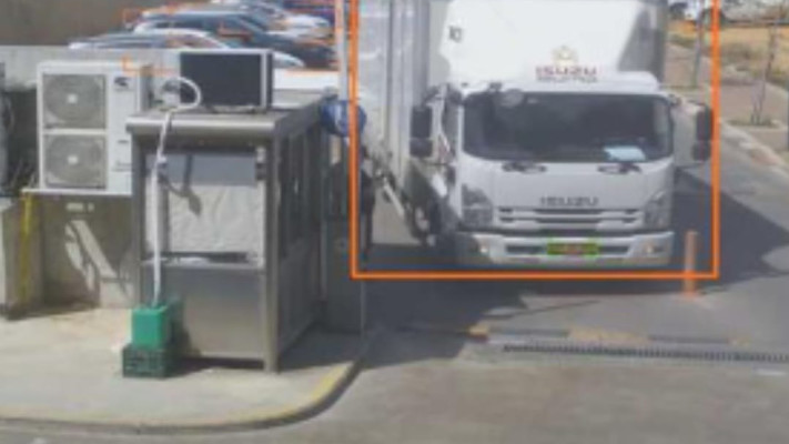 משאית בה נהג חשוד בגניבת אופניים חשמליים