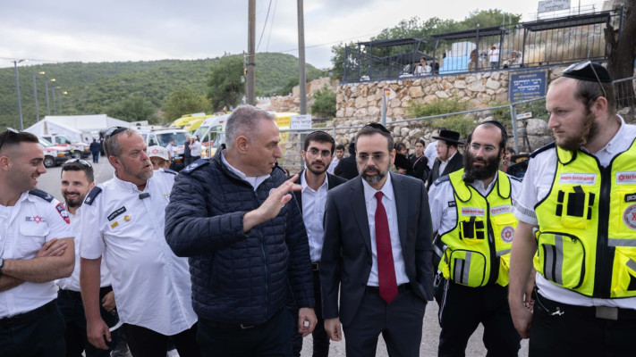 שר הבריאות אוריאל בוסו במירון (צילום: דוברות מד''א)