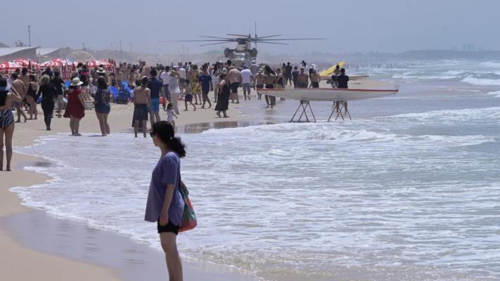 זירת ההתרסקות בבת ים (צילום: אבשלום ששוני)