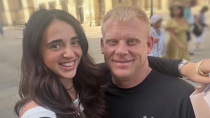 אלי בת 21 ומארק בן 44, בקשר למרות פער הגילאים