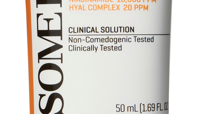 SOME BY ME מציע קרם הגנה V10 שנראה כמו פתרון קסם לכל הבעיות (צילום: באדיבות החברה)