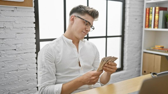 הצהרת הון בשנת 2025 – כל מה שצריך לדעת (צילום: Shutterstock)