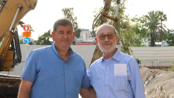 הרשי פרידמן ויוסי ברודני ראש עיריית גבעת שמואל