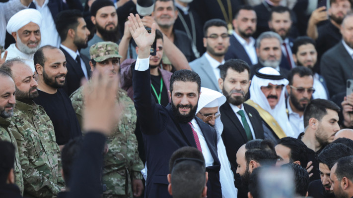 אל ג'ולני ואנשיו חוגגים בחלב 