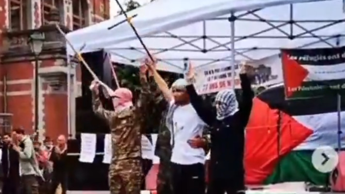 הצגה פרו פלסטינית עם קריאות לאלימות באמצע בריסל
