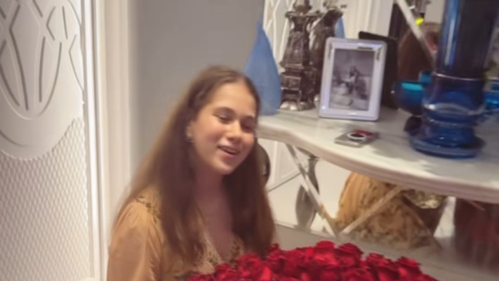 מסיבת ההפתעה של ניקול ריידמן (צילום: רשתות חברתיות)