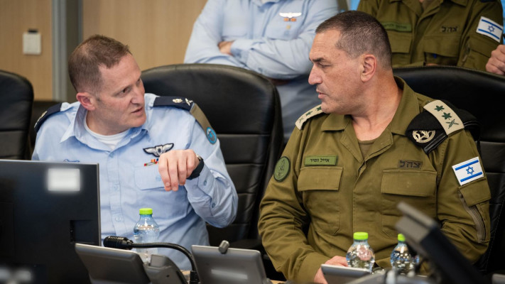 הרמטכ''ל ומפקד חיל האוויר (צילום: דובר צה''ל)