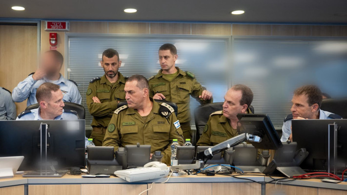 הרמטכ''ל בבור חיל האוויר (צילום: דובר צה''ל)