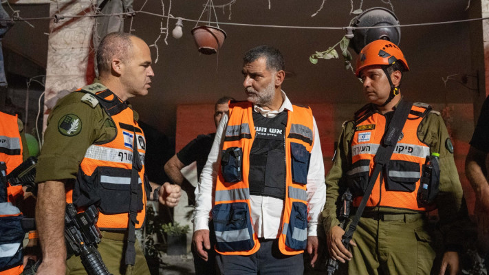 פיקוד העורף בזירת הנפילה בטמרה (צילום: דובר צה''ל)
