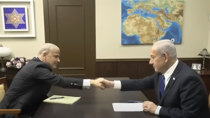 בנימין נתניהו מתראיין אצל ינון מגל בפטריוטים בערוץ 14 (צילום: צילום מסך ערוץ 14)