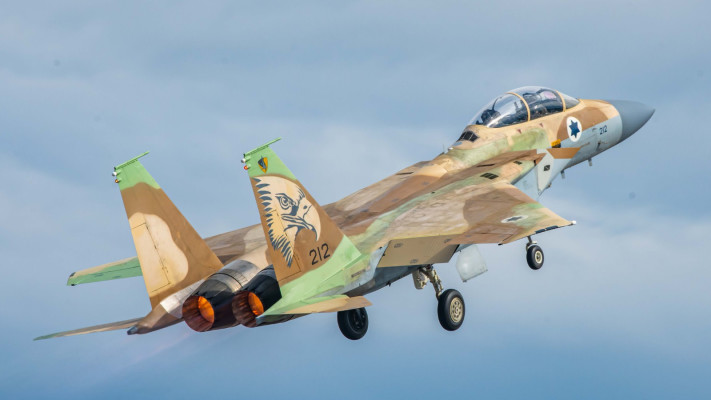 המראות מטוסי קרב לתקיפות בטהראן (צילום: דובר צה''ל)