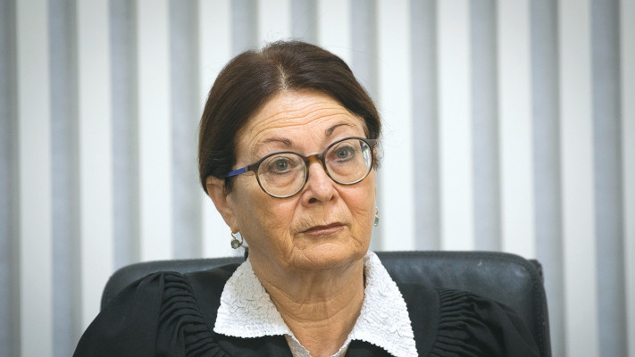 אסתר חיות (צילום: יונתן זינדל, פלאש 90)