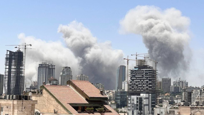 חיל האוויר מפציץ את טהרן  (צילום: רשתות ערביות)