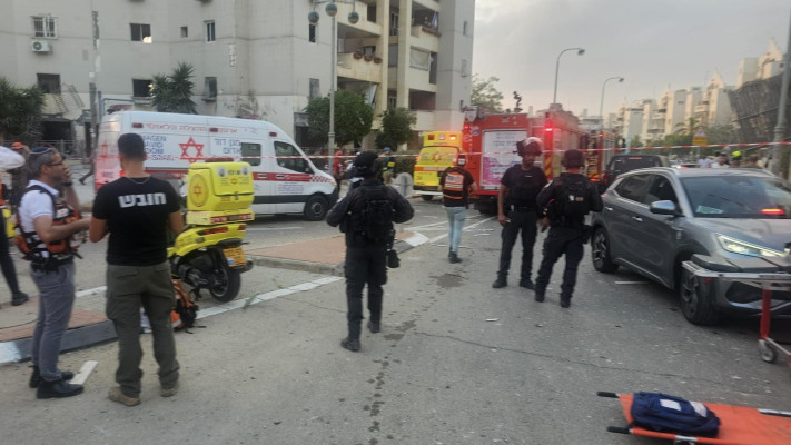 פגיעה ישירה בבאר שבע (צילום: מד''א)