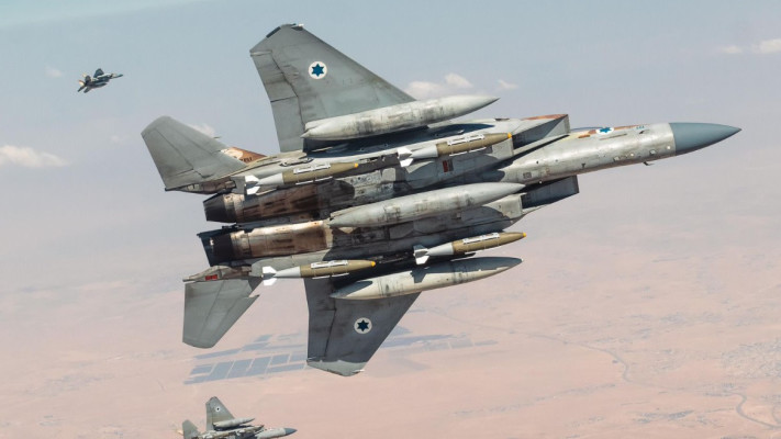 מטוסי הקרב של חיל האוויר בדרכם לגלי התקיפות באיראן (צילום: דובר צה''ל)