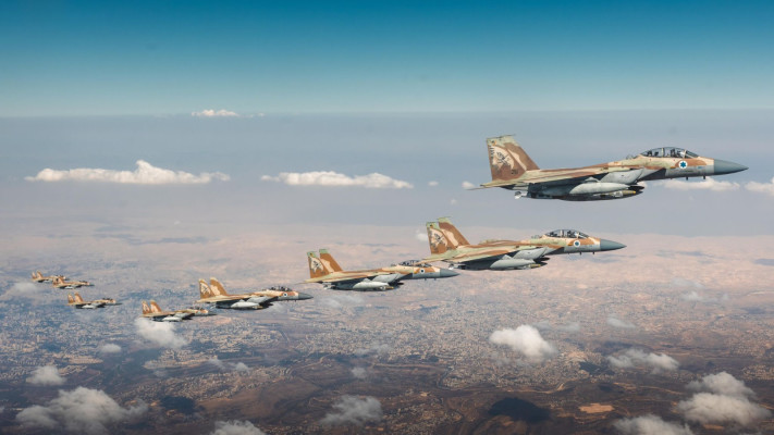 מטוסי הקרב של חיל האוויר בדרכם לגלי התקיפות באיראן (צילום: דובר צה''ל)