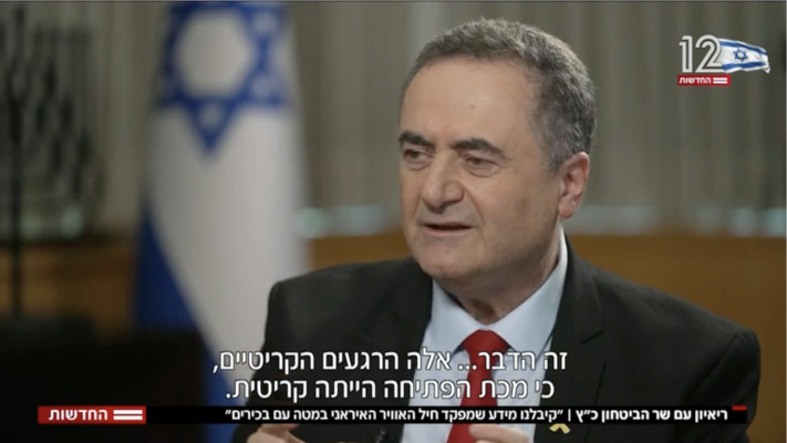 דנה וייס וניר דבורי מראיינים את שר הביטחון ישראל כ''ץ לחדשות 12 (צילום: צילום מסך חדשות 12)