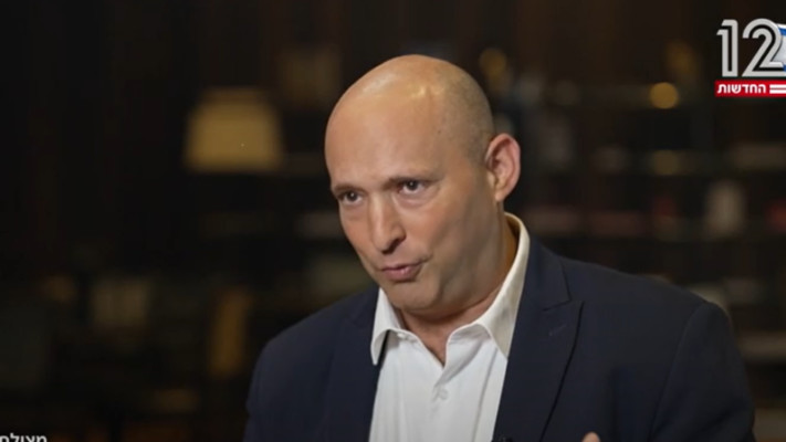 נפתלי בנט בראיון בפגוש את העיתונות (צילום: צילום מסך)