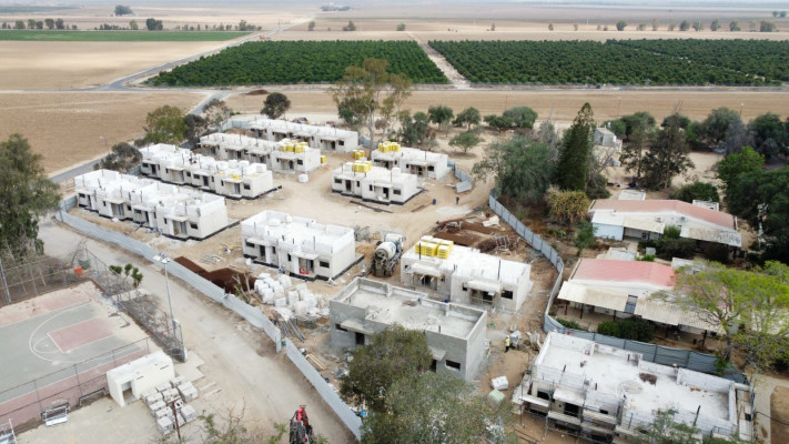קיבוץ נירים לאחר עבודות השיקום בעוטף עזה (צילום: אפשטיין פרויקטים)