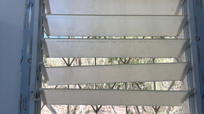 חלונות ''תוצרת פלסטין-טול כרם''