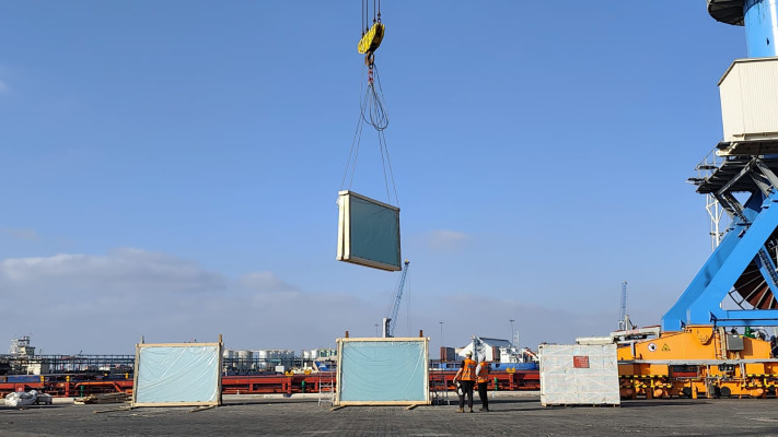 משלוחי זכוכית שהגיעו לארץ