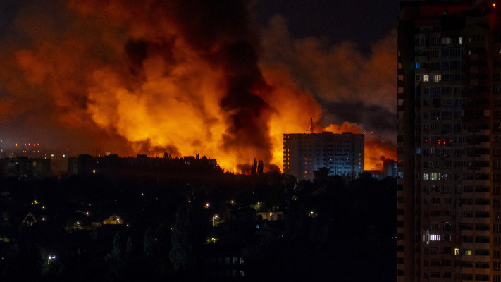 מתקפה על קייב  (צילום: OLEKSII FILIPPOV/AFP via Getty Images)