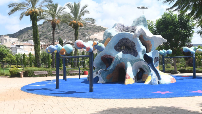 \'\'קהילתית ומשפחתית\'\'. טירת כרמל (צילום: בתיה גלעדי)
