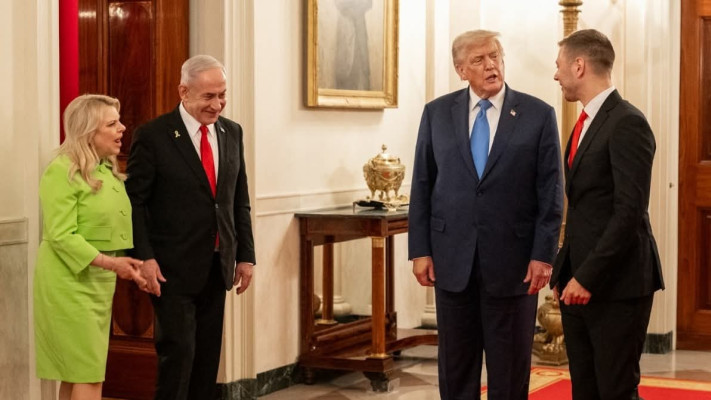 דונלד טראמפ ומשפחת נתניהו (צילום: Official White House Photo by Daniel Torok)