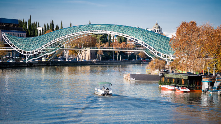 גשר השלום, טביליסי