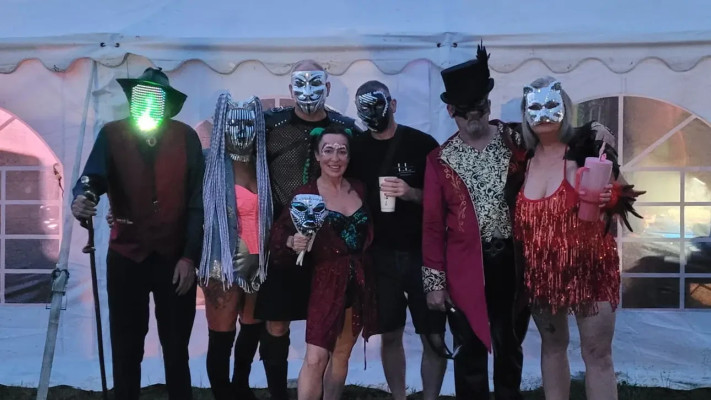 קרי ווולנר וחבריה בפסטיבל