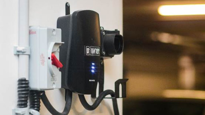 טעינת רכב חשמלי בנסיעות ארוכות - תכנון וטיפים (צילום: ישראוולט)