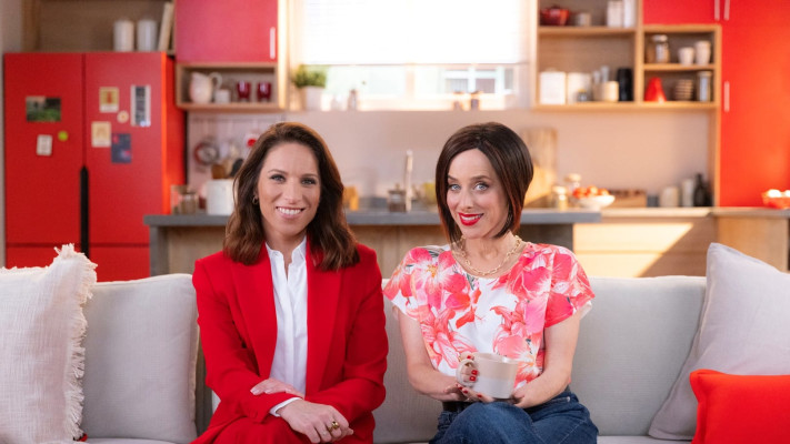 ליאת הר לב והילה קורח בצילומים לקמפיין החדש של בנק הפועלים (צילום: גבע טלמור)