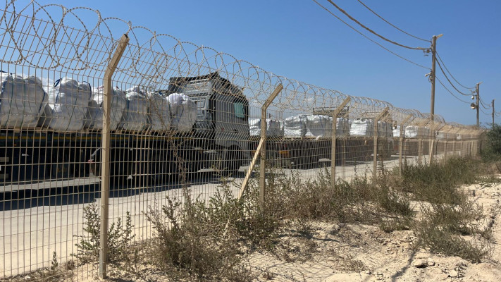משאיות סיוע הומניטרי (צילום: אבי אשכנזי)
