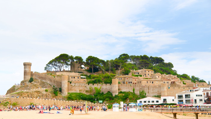 טוסה דה מאר וחומת המצודה, ספרד