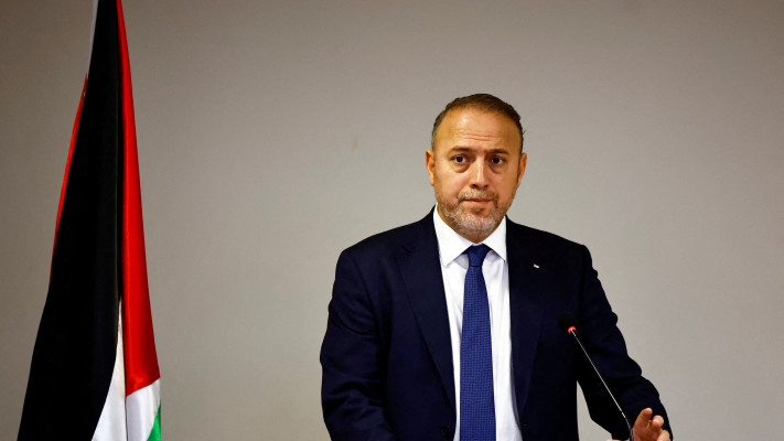 שגריר הרש''פ בבריטניה, חוסאם זומלוט