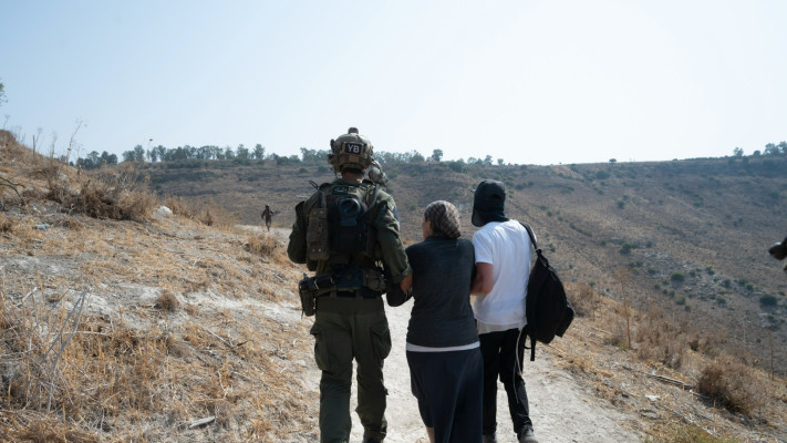 בני המשפחה חולצו רגלית