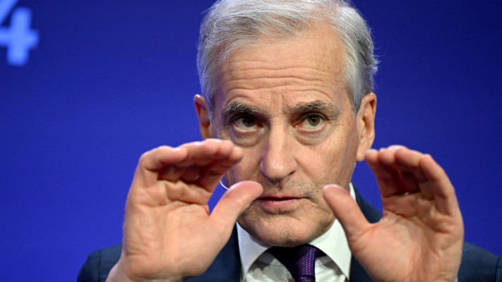 ראש ממשלה נורבגיה יונס גר סטרה (צילום: Leon Neal/Pool via REUTERS)