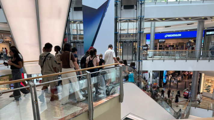 בשיא גל החום: זה הקניון הכי מפוצץ בישראל - ''אין מקום לזוז''