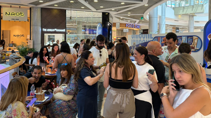 בשיא גל החום: זה הקניון הכי מפוצץ בישראל - ''אין מקום לזוז''