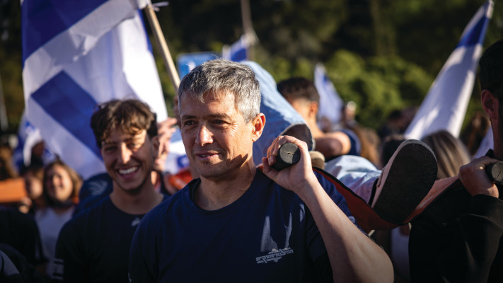 יועז הנדל בהפגנה של המילואימניקים (צילום: חיים גולדברג, פלאש 90)