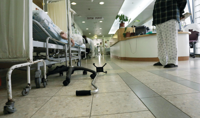 Israelis were hospitalized with a serious infection after using the drug Eylea