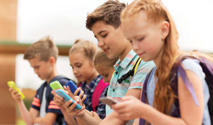Before going back to school: Smartphones are recommended for students