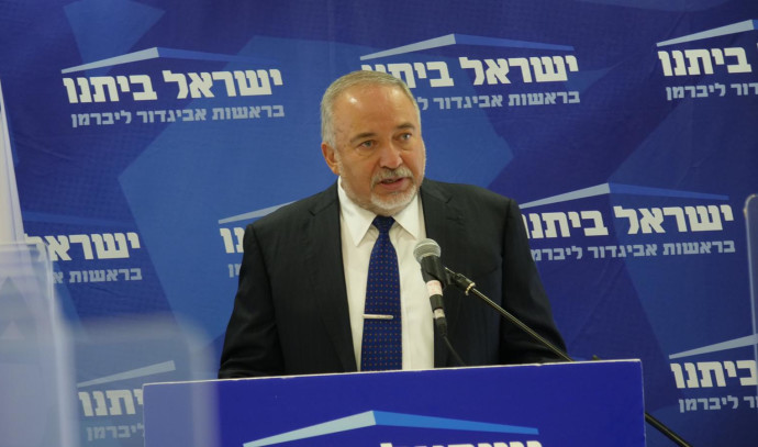 Gideon Saar: Avigdor Lieberman – “wants to believe he will not join Netanyahu”