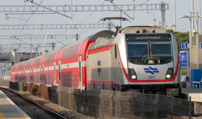 Suspicion of corruption: A director of the Israel Railways and employees of the Ministry of Housing were arrested in a bribery case
