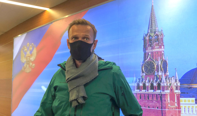 The chairman of the Russian opposition returned to the country – and was arrested at the airport