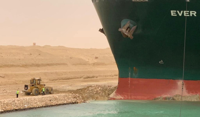 The ship that got stuck in Suez: More attempts to move during high tide