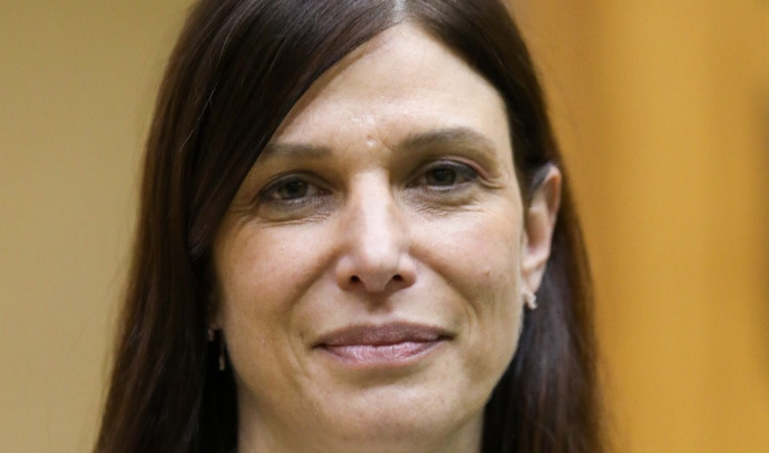 במהלך המהומות ביפו: רכביה של חברת כנסת אפרת רייטן הוצתו ...