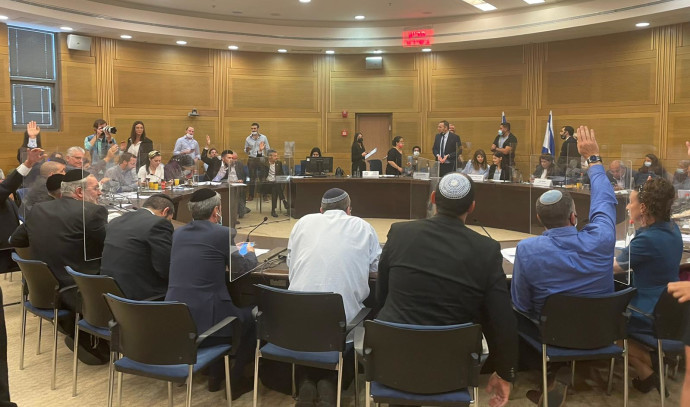 קרב נוסף בין הקואליציה לאופוזיציה בוועדה המסדרת בכנסת - Vimarsana News