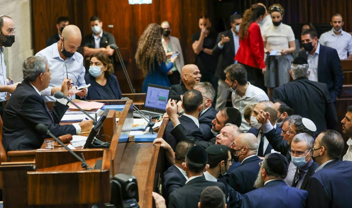 רגע לפני ט' באב, האופוזיציה עסוקה במריבות ילדותיות וחסרות ...