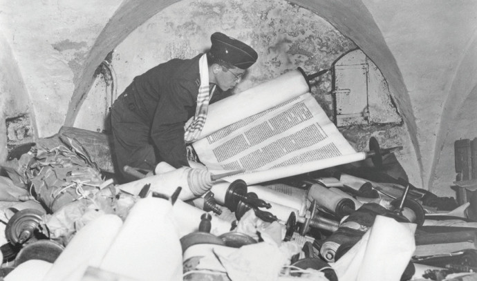 כתבי קודש ומגילות שנעלמו בשואה נמצאו בניו יורק - Vimarsana News
